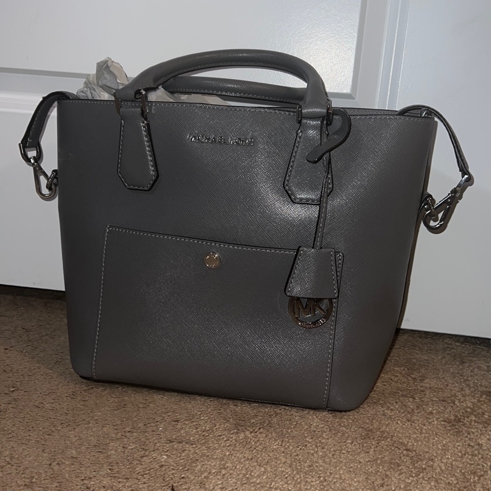 Beautiful gray Michael Kors bag!